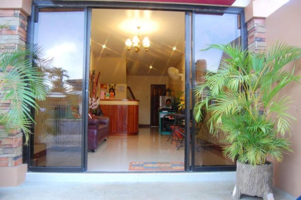Balayong Pension Puerto Princesa Екстер'єр фото